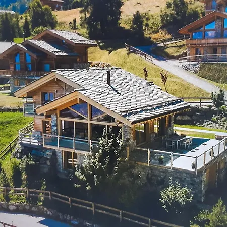 Rustic Chalet With Spectacular Views Chalet *